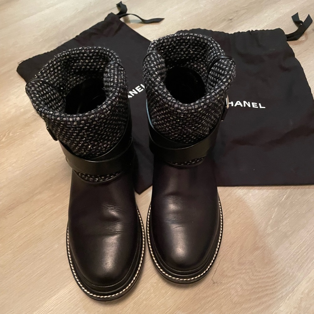 Stunning Chanel boots - Picture 3 of 16